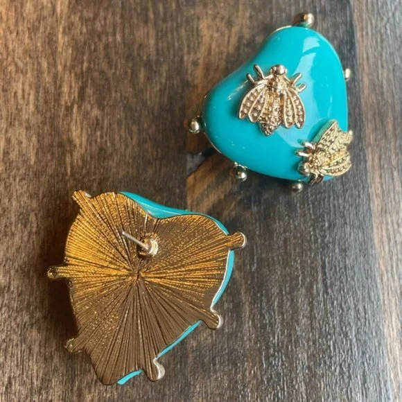 Athro Insect on THE HEART Earrings - Picture 6 of 8